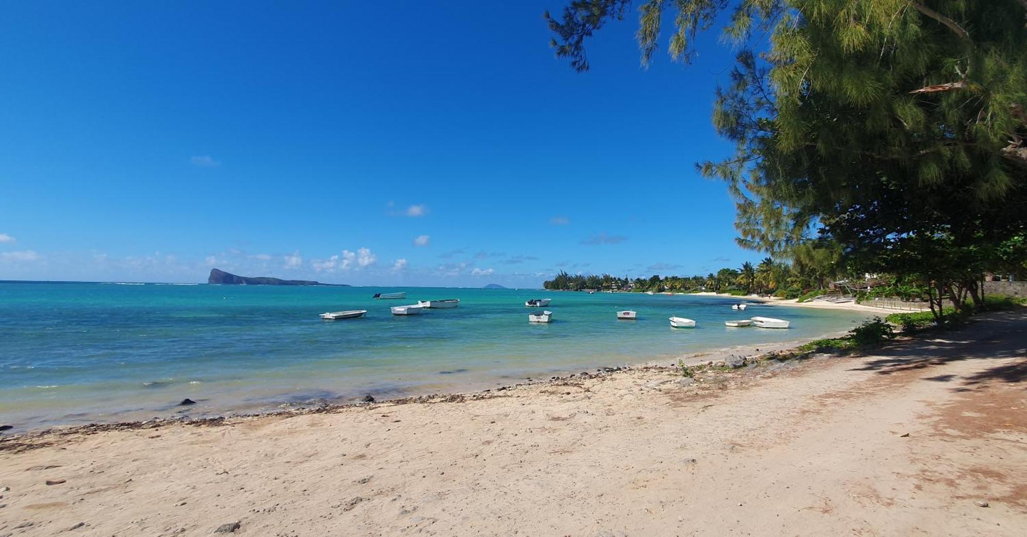 Beachfront Pereybere - Azur Complex * Pereybere Beach